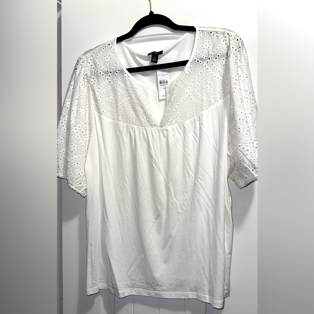NWT ANN TAYLOR EYELET EMBROIDERY BLOUSE